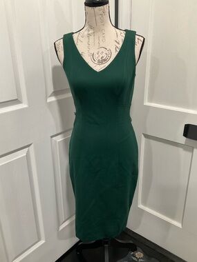 WHITE HOUSE BLACK MARKET GREEN SHEATH DRESS